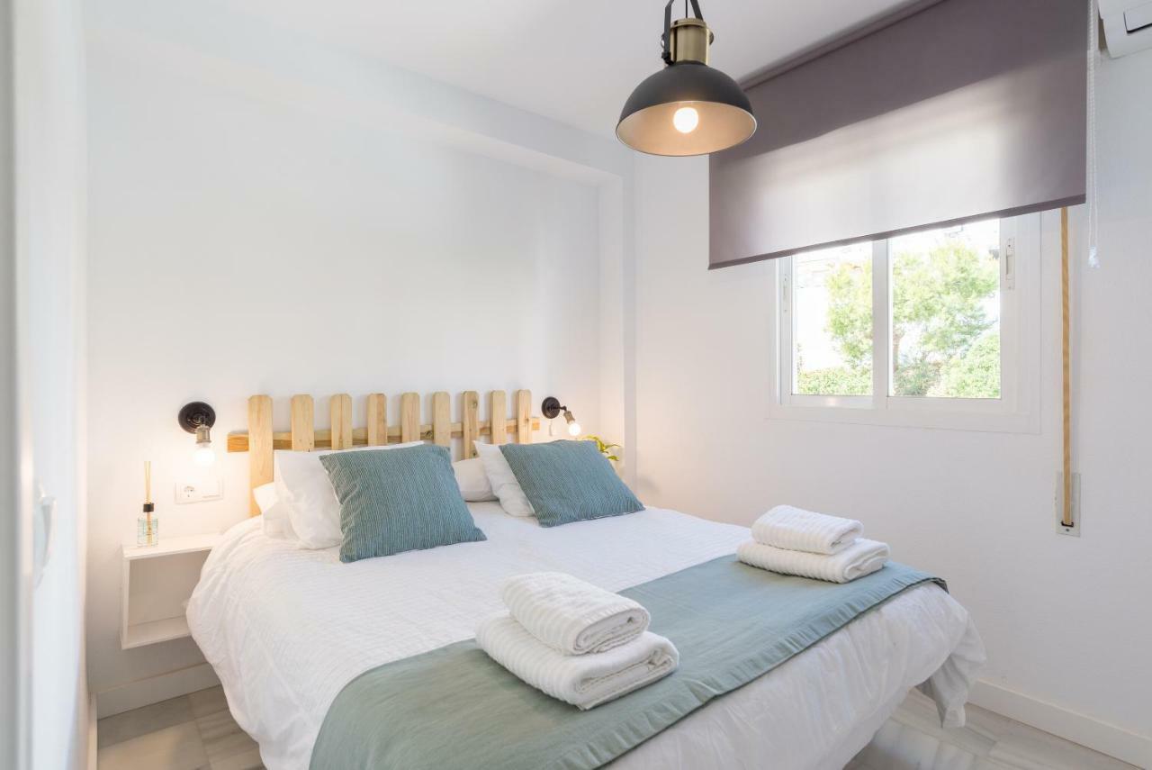 Benalmadena: Adosado Con Piscina Y Jardinヴィラ エクステリア 写真