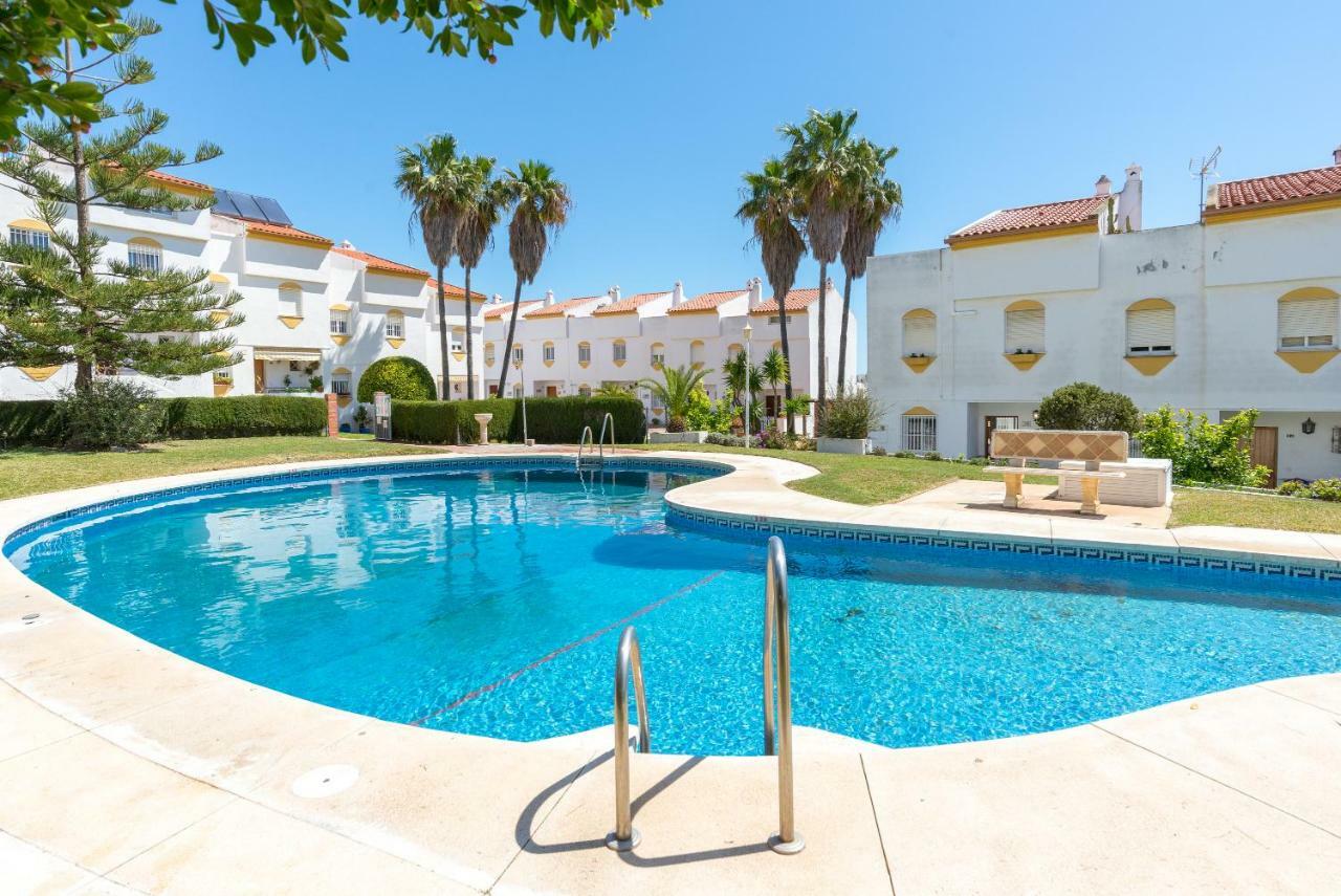 Benalmadena: Adosado Con Piscina Y Jardinヴィラ エクステリア 写真