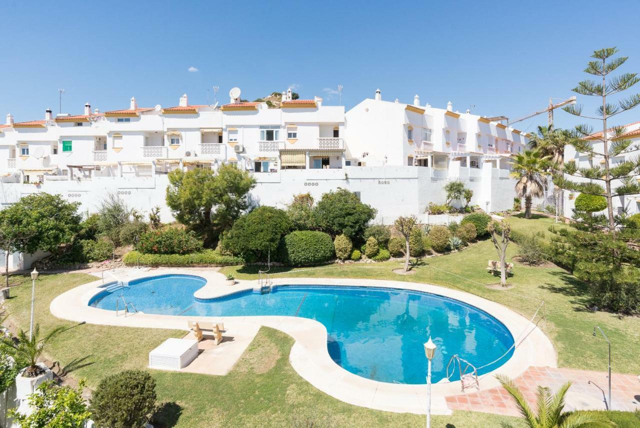 Benalmadena: Adosado Con Piscina Y Jardinヴィラ エクステリア 写真