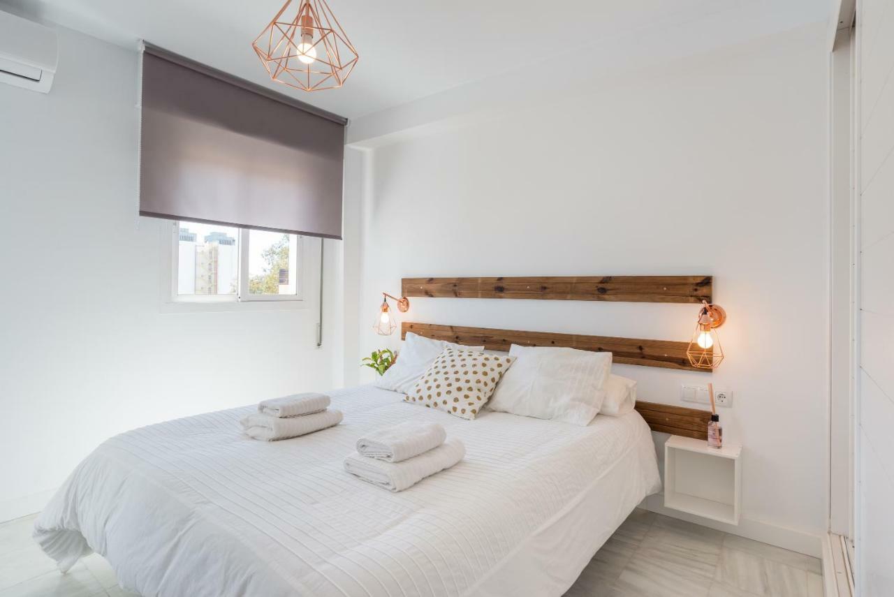 Benalmadena: Adosado Con Piscina Y Jardinヴィラ エクステリア 写真