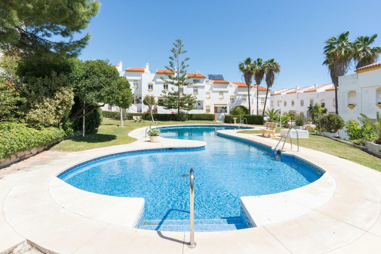 Benalmadena: Adosado Con Piscina Y Jardinヴィラ エクステリア 写真